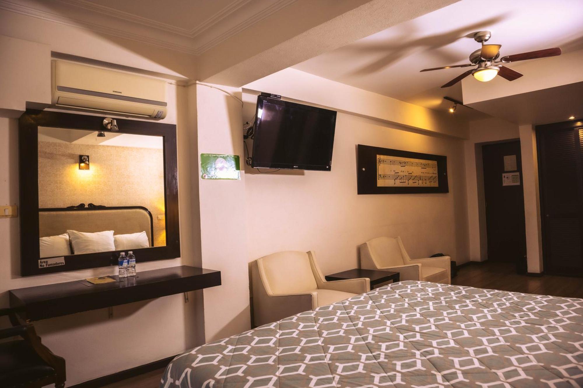 Clara Luna Hotel 4*