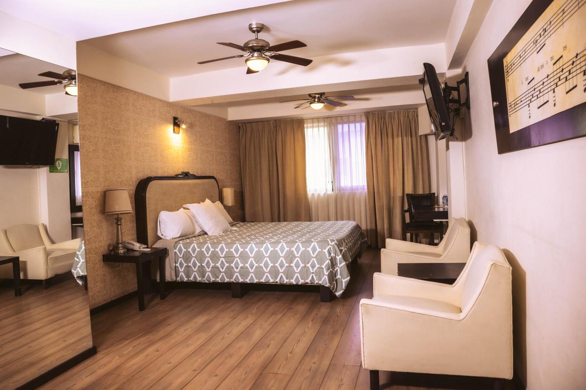 Hotel Clara Luna 4*
