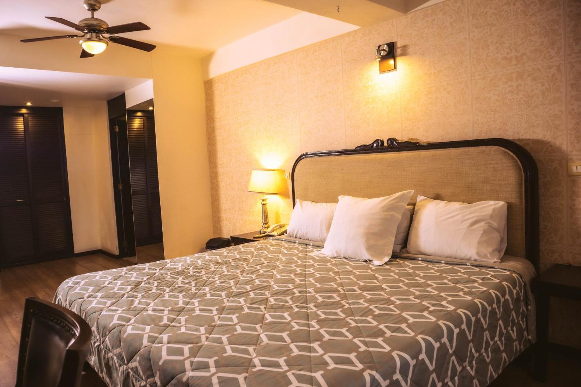 Clara Luna Hotel 4*